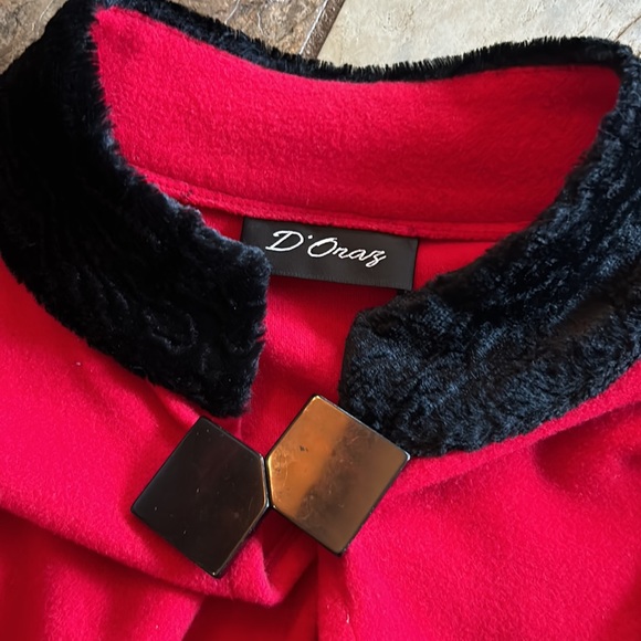 Red vintage poncho/cape - Picture 2 of 3